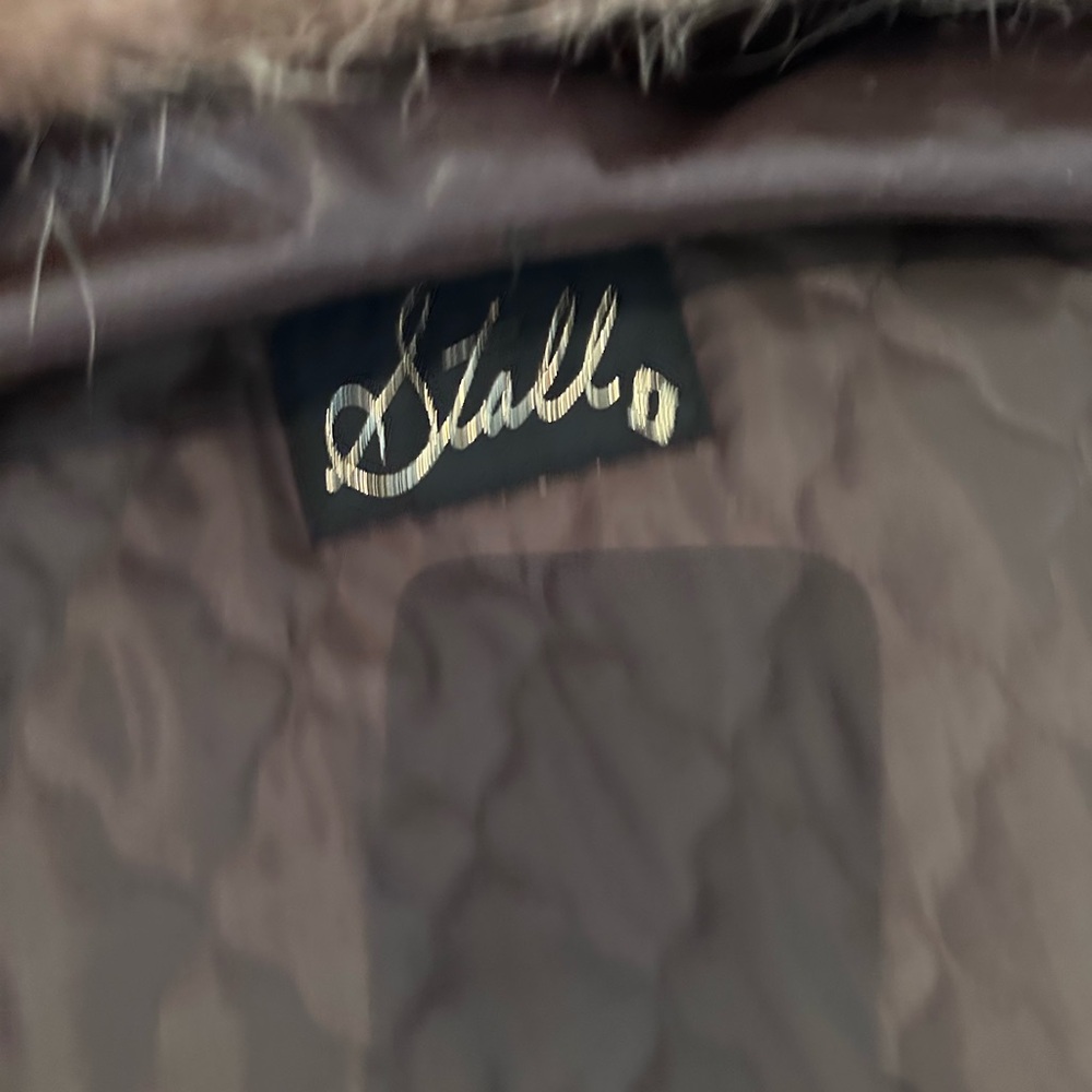Vintage XL Leather Jacket with Fur Collar - Picture 6 of 11